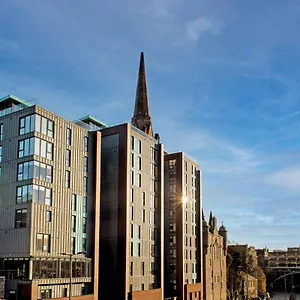 Apartment Chic And At The Point In Aberdeen